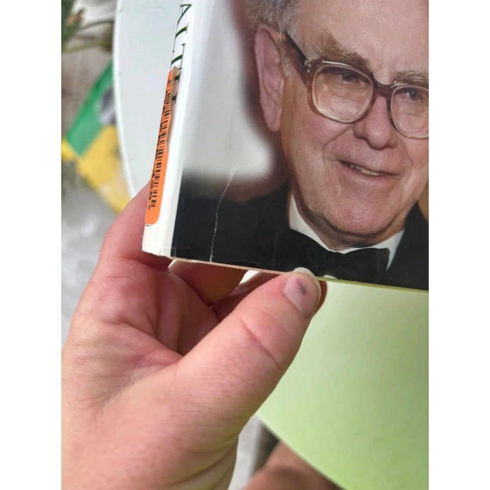 Warren Buffett Wealth Robert P Miles Hardcover 2004‎ Investment Principles Wiley